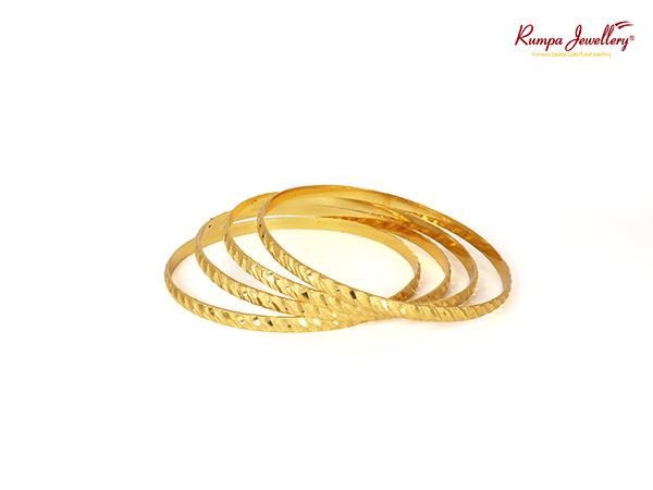 Four pieces Bangles